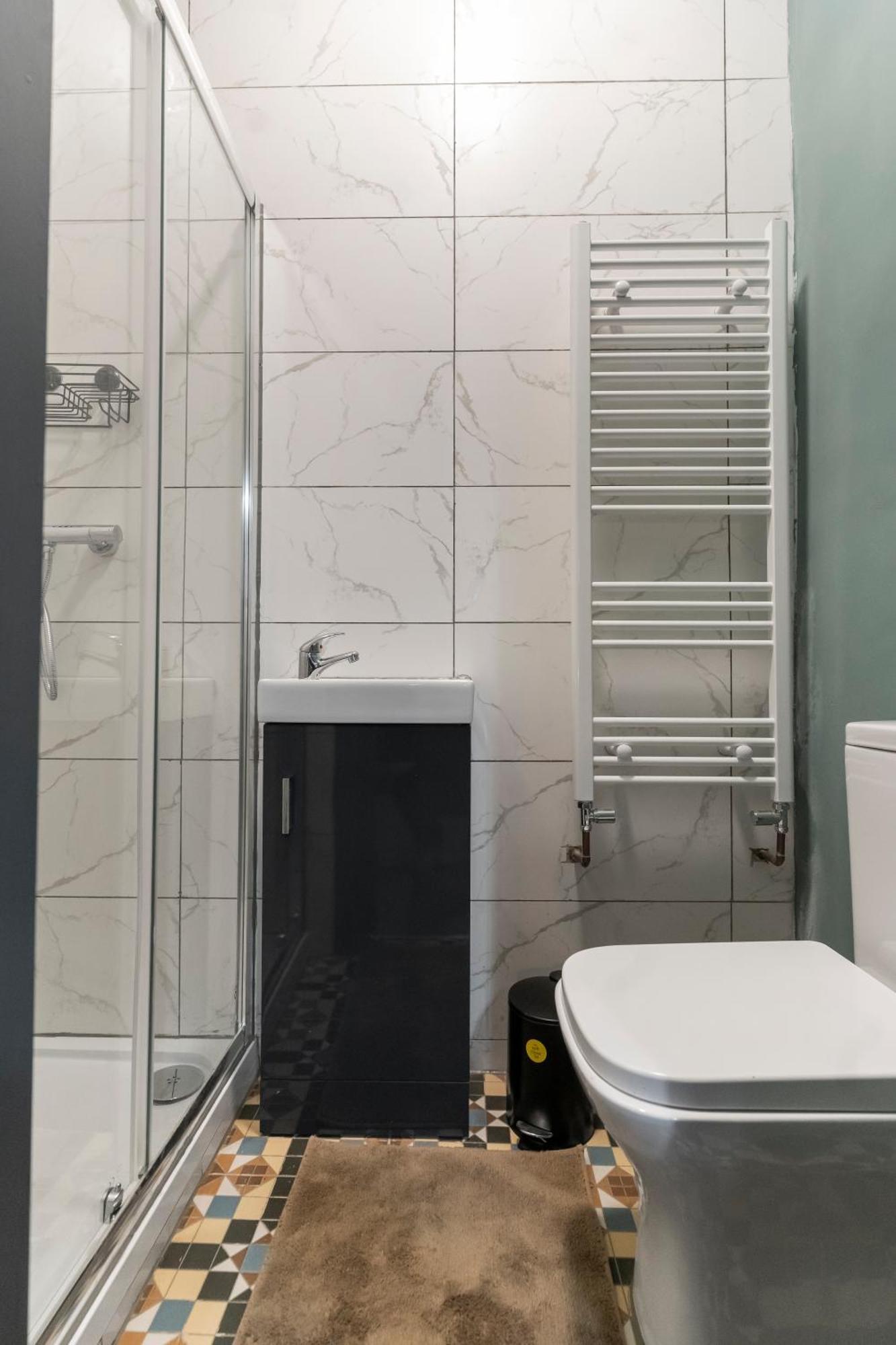 Beautiful Moseley - 1 Apartment